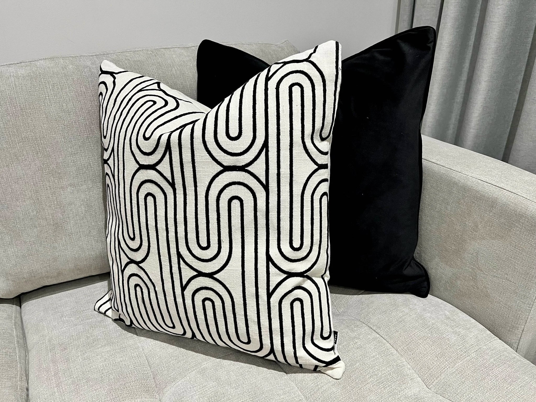 Black & Cream Cushion Set